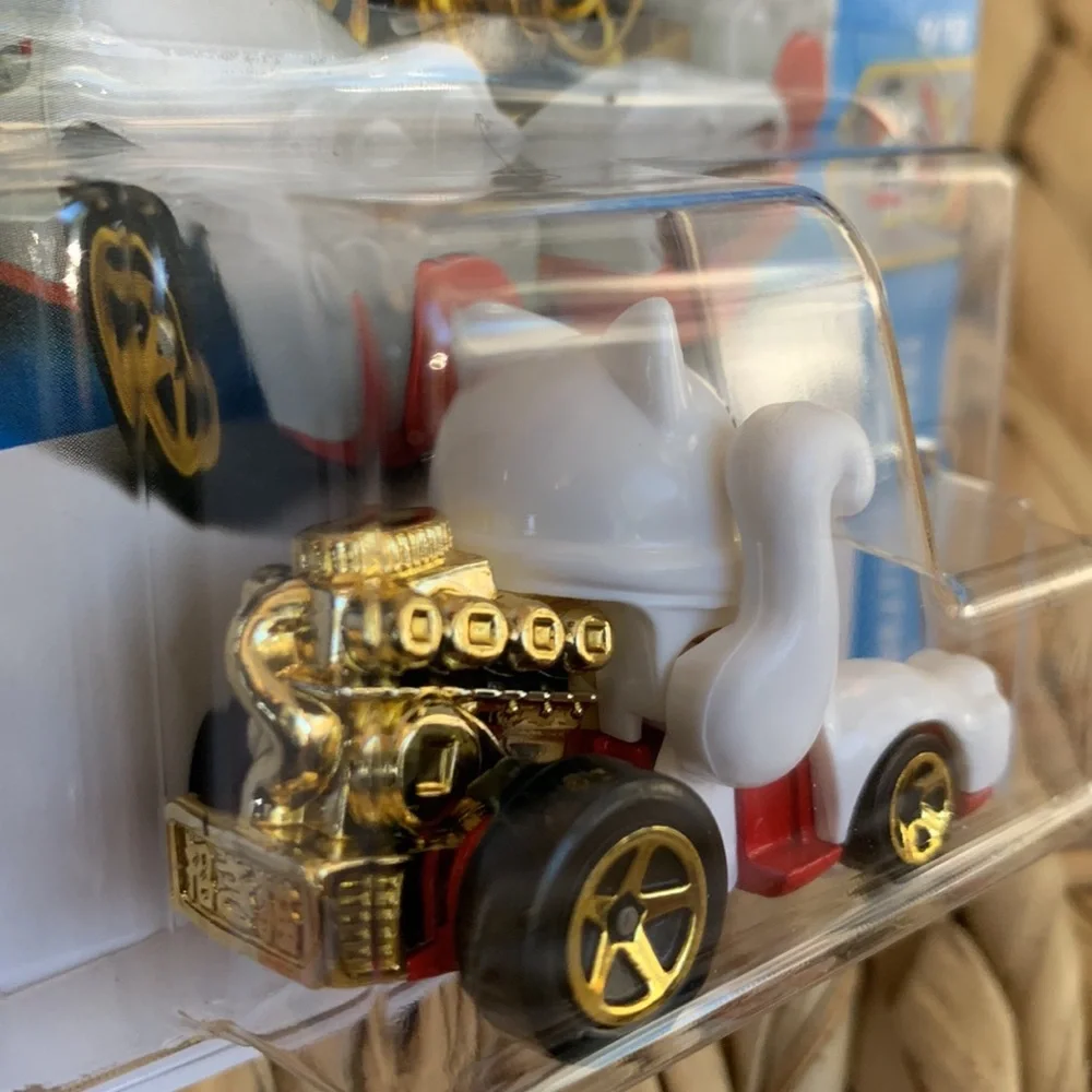 Feline Lucky Toy Cat Car White Maneki-Neko White Kitty Hot Wheels Hotwheels 🆕